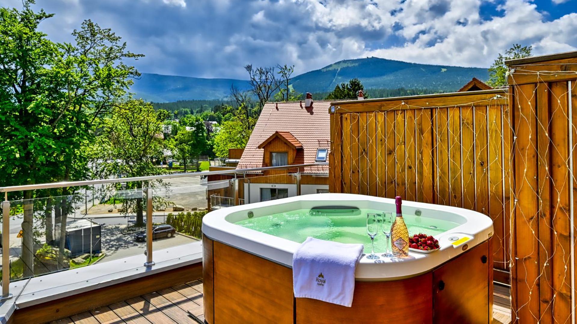 Royal Prestige Collection Z Prywatnym Jacuzzi - Stone Hill Resort Z Basenem I Saunami Szklarska Poręba Eksteriør billede